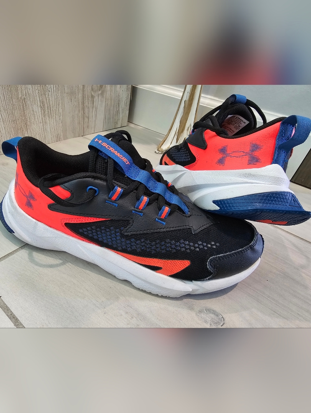 Under Armour Kids' Black Coral Blue Scramjet Sneakers Size 6Y